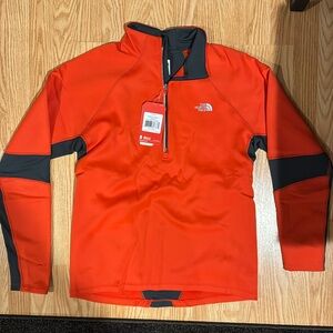 The North Face 1/2 zip momentum